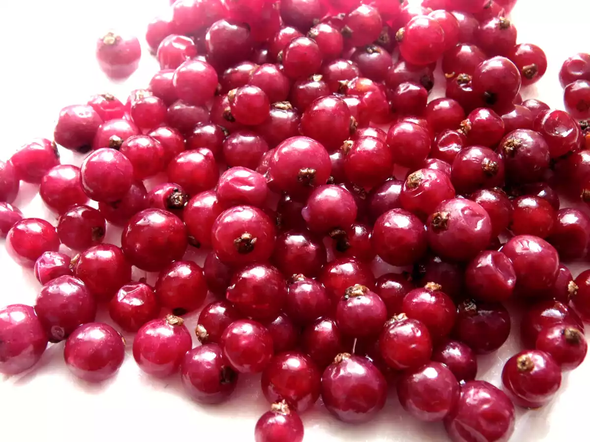 Gateau à l'amande et aux groseilles - photo 2