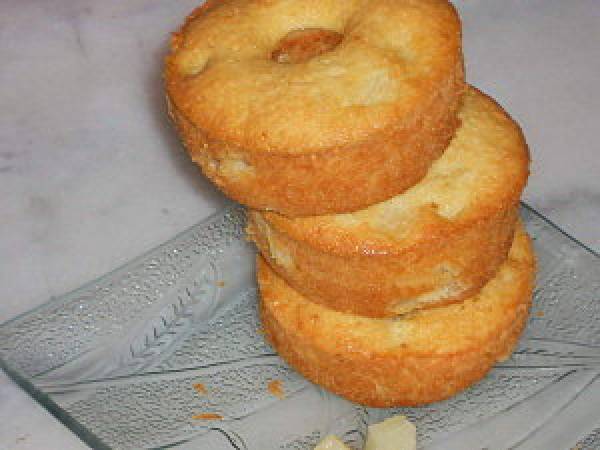 GATEAU A L'ANANAS ET A LA NOIX DE COCO