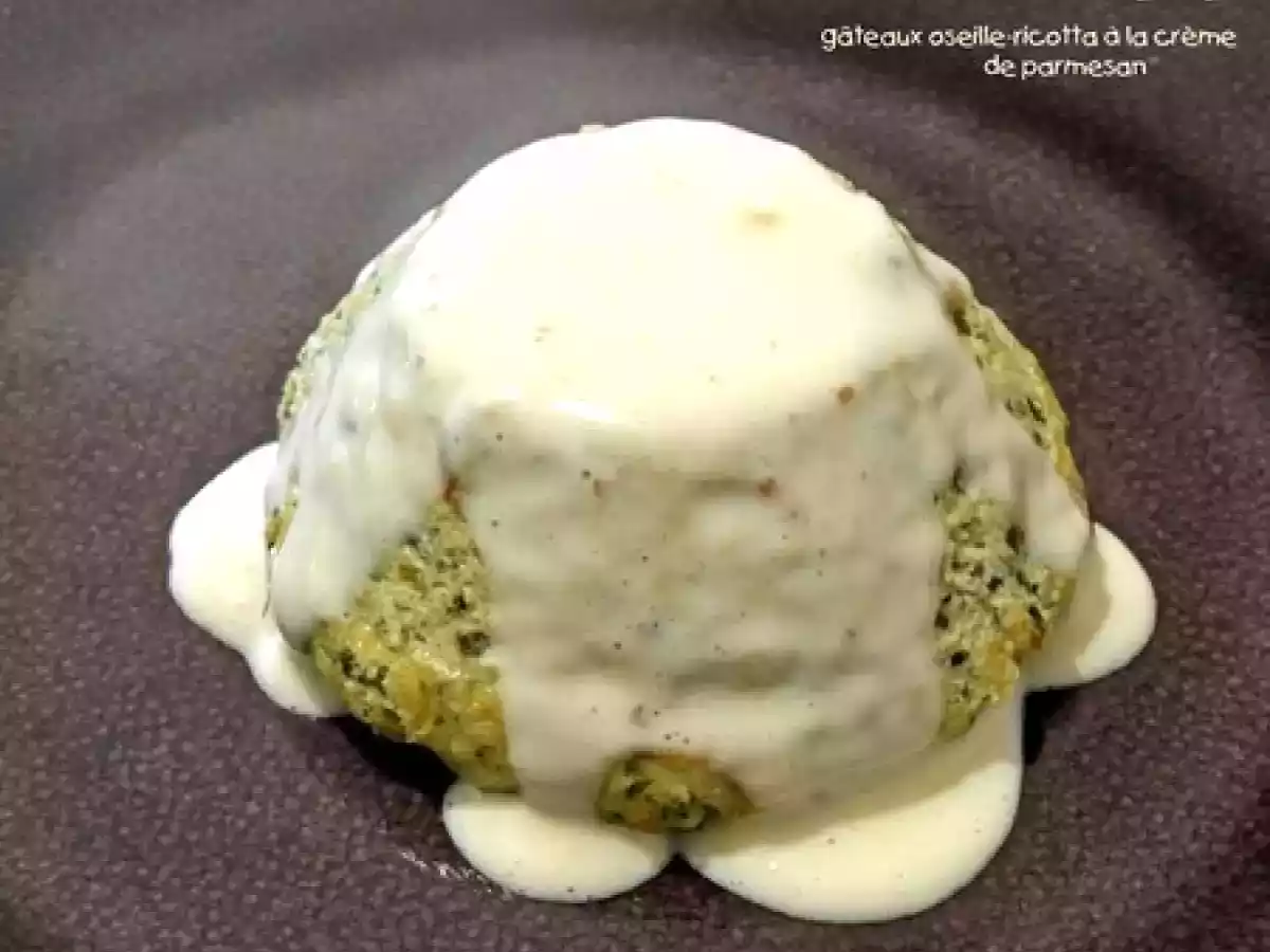 Gâteau à l'oseille sauce ricotta