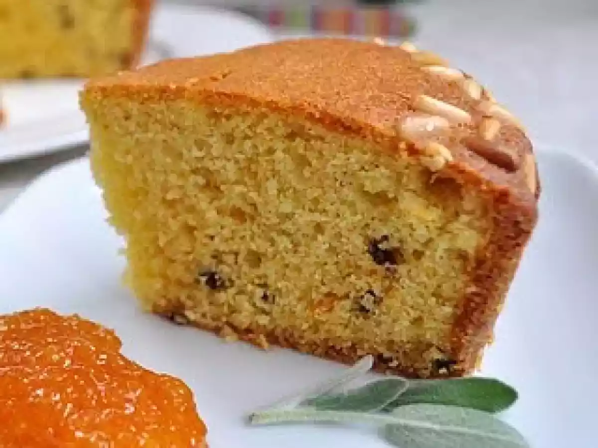 Gâteau à la faisselle de brebis, miel de lavande et pignons