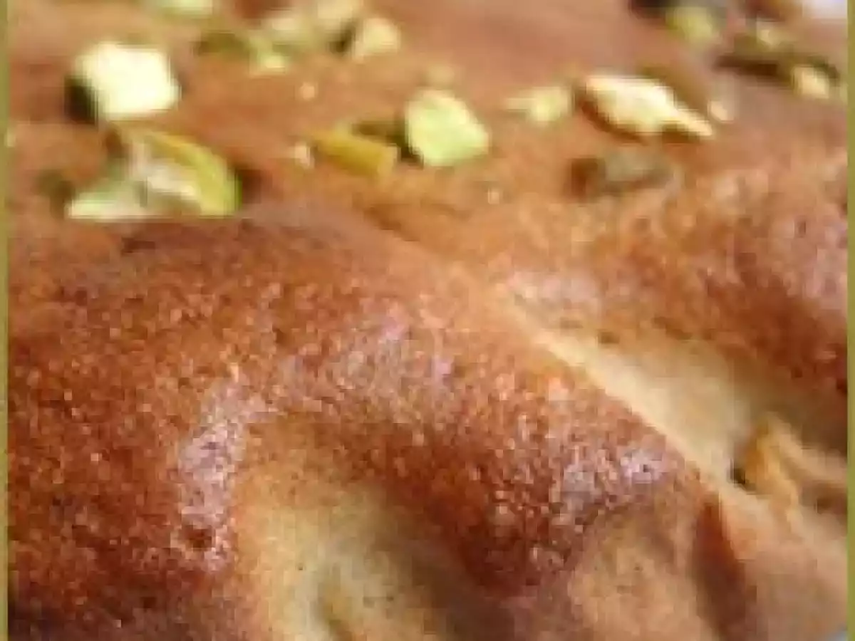 Gâteau à la farine de châtaigne, aux abricots et aux pistaches