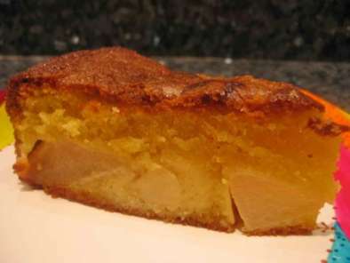 Gâteau à la poire pochée au muscat et aux amandes - photo 2
