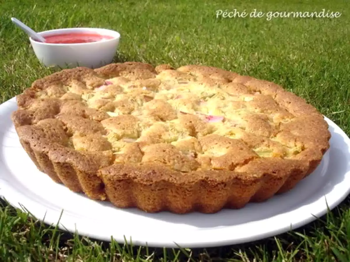Gâteau amandes-rhubarbe et son coulis de fraise - photo 2