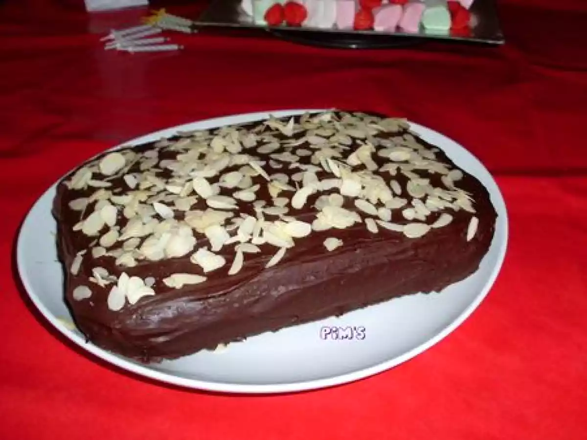 Gateau au cacao de retour avec son glaçage au chocolat... - photo 2