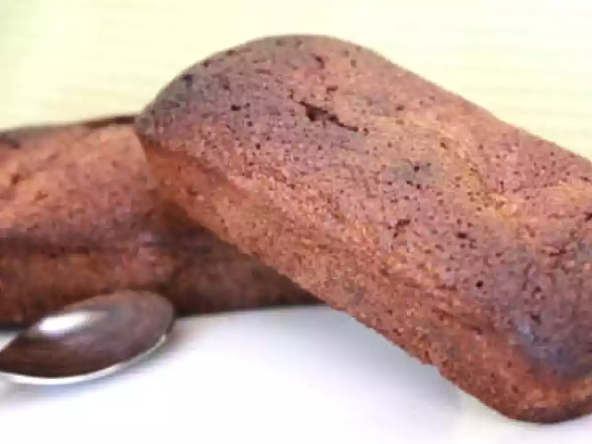 Gâteau au chocolat, bananes et amandes