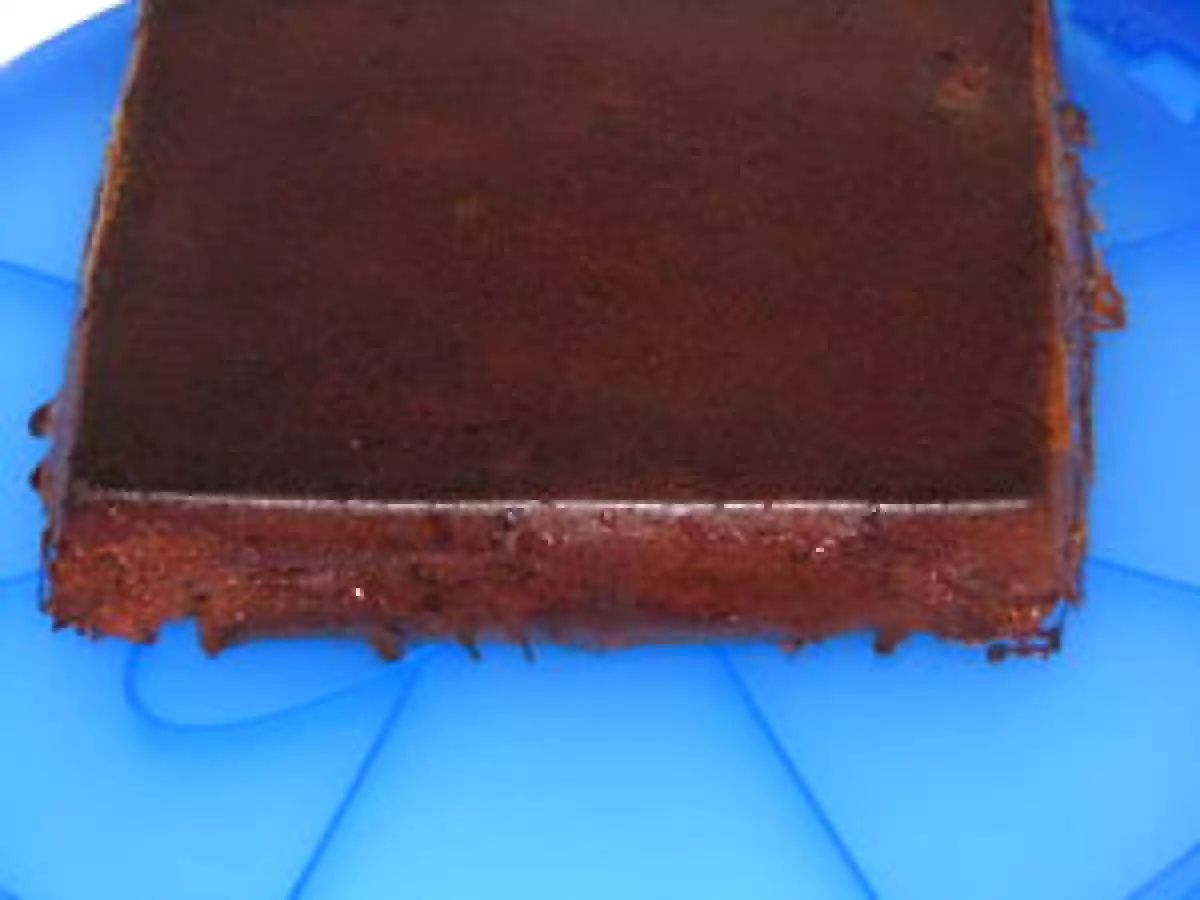 Gâteau au chocolat et sauce au caramel beurre salé