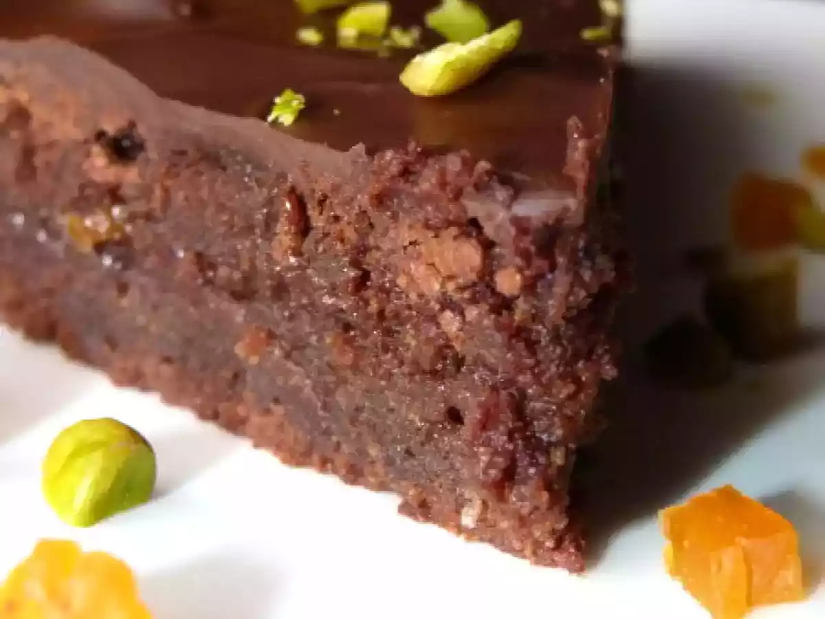 GATEAU AU CHOCOLAT FOURRE A L'ORANGE