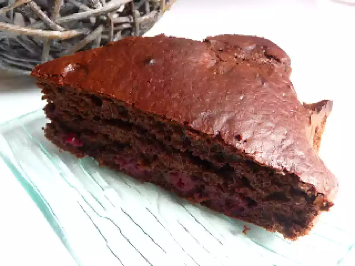 Gâteau au chocolat, fromage blanc et framboises.