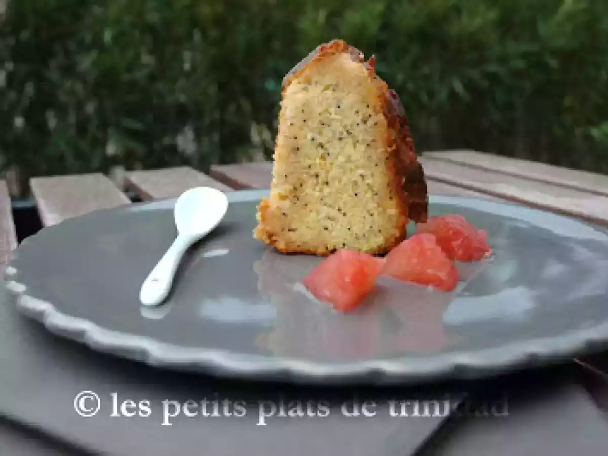 Gâteau au pamplemousse et aux graines de pavot