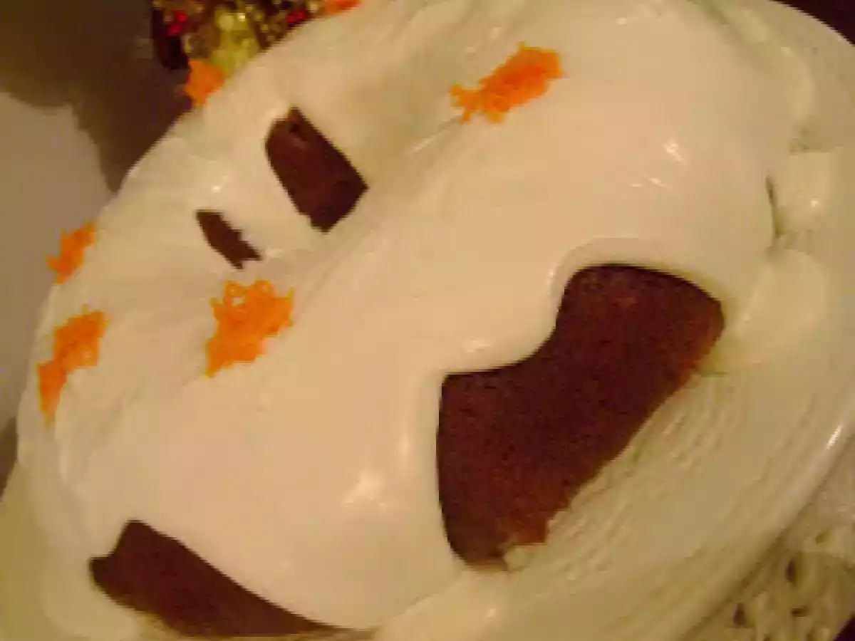 Gâteau aux carottes et au sirop d'érable et son glaçage au fromage et au miel