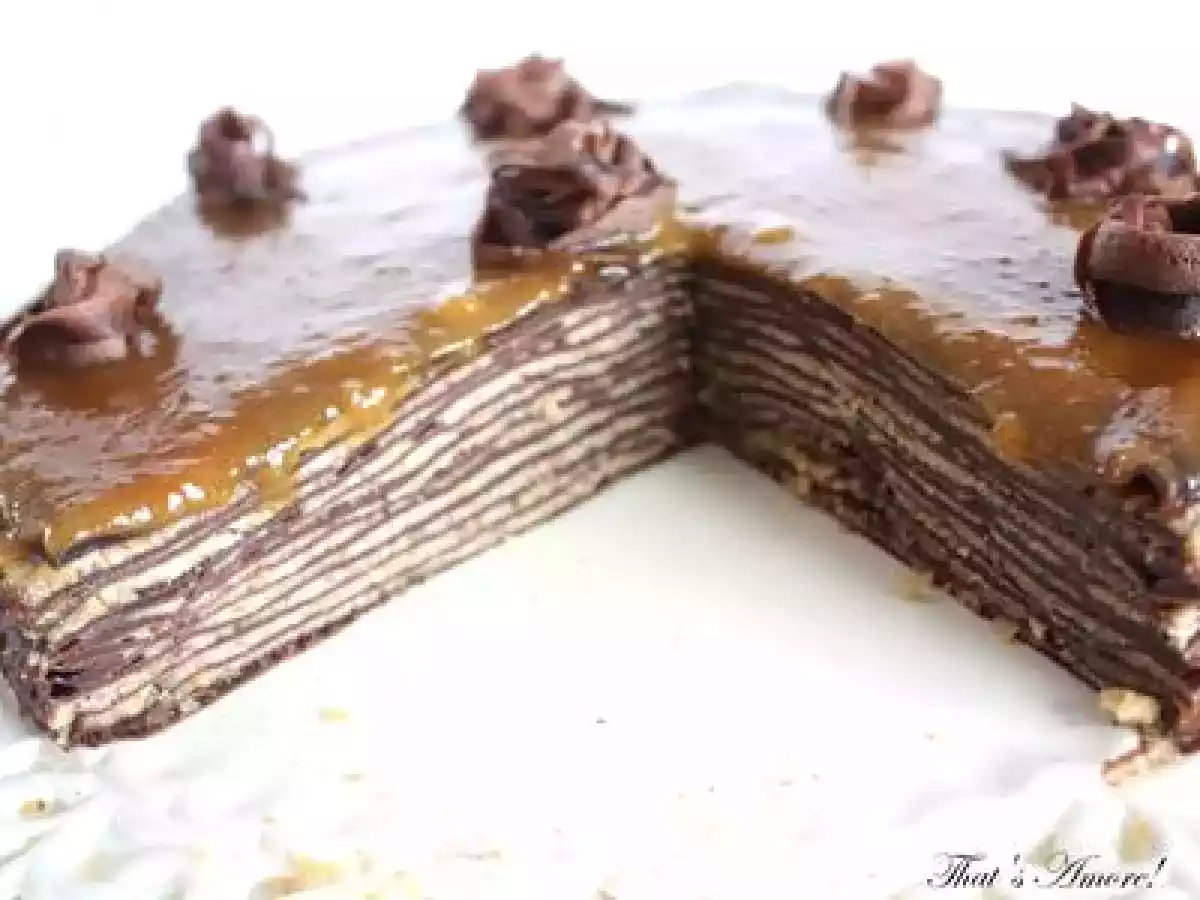 Gâteau aux crêpes chocolatées, crème de noisette, caramel poire et chocolat blanc - photo 7