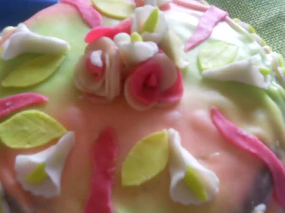 Gateau aux fraises et pâte d'amande