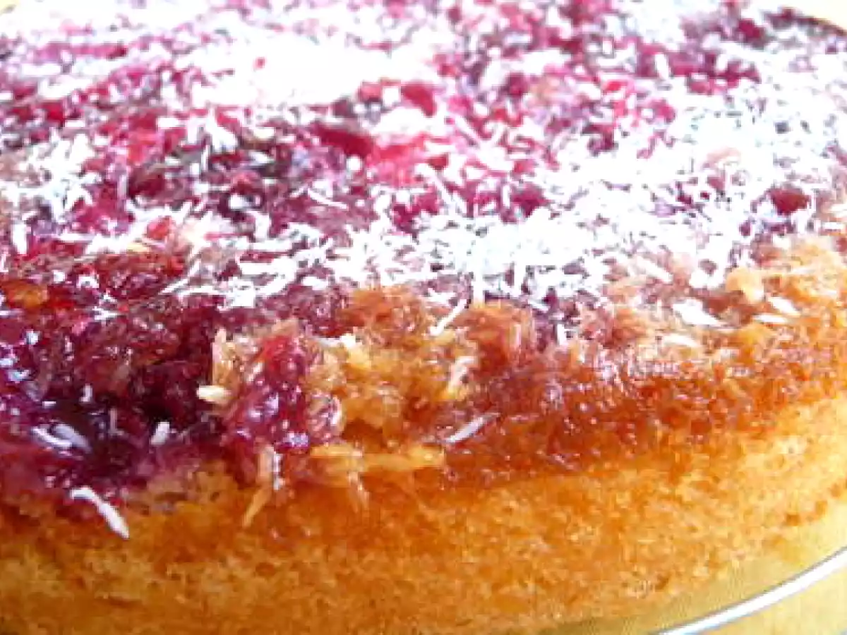 Gâteau aux framboises et à la noix de coco caramélisé
