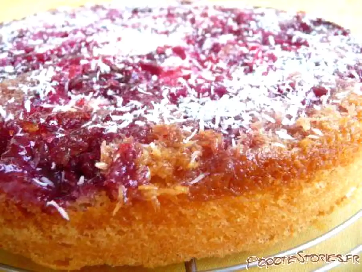 GATEAU AUX FRAMBOISES ET A LA NOIX DE COCO CARAMELISEES