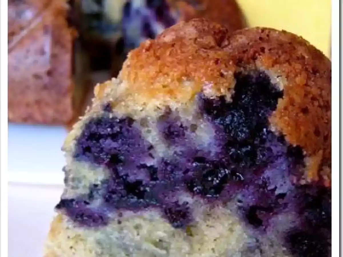 Gâteau aux myrtilles et crème amandine!!!