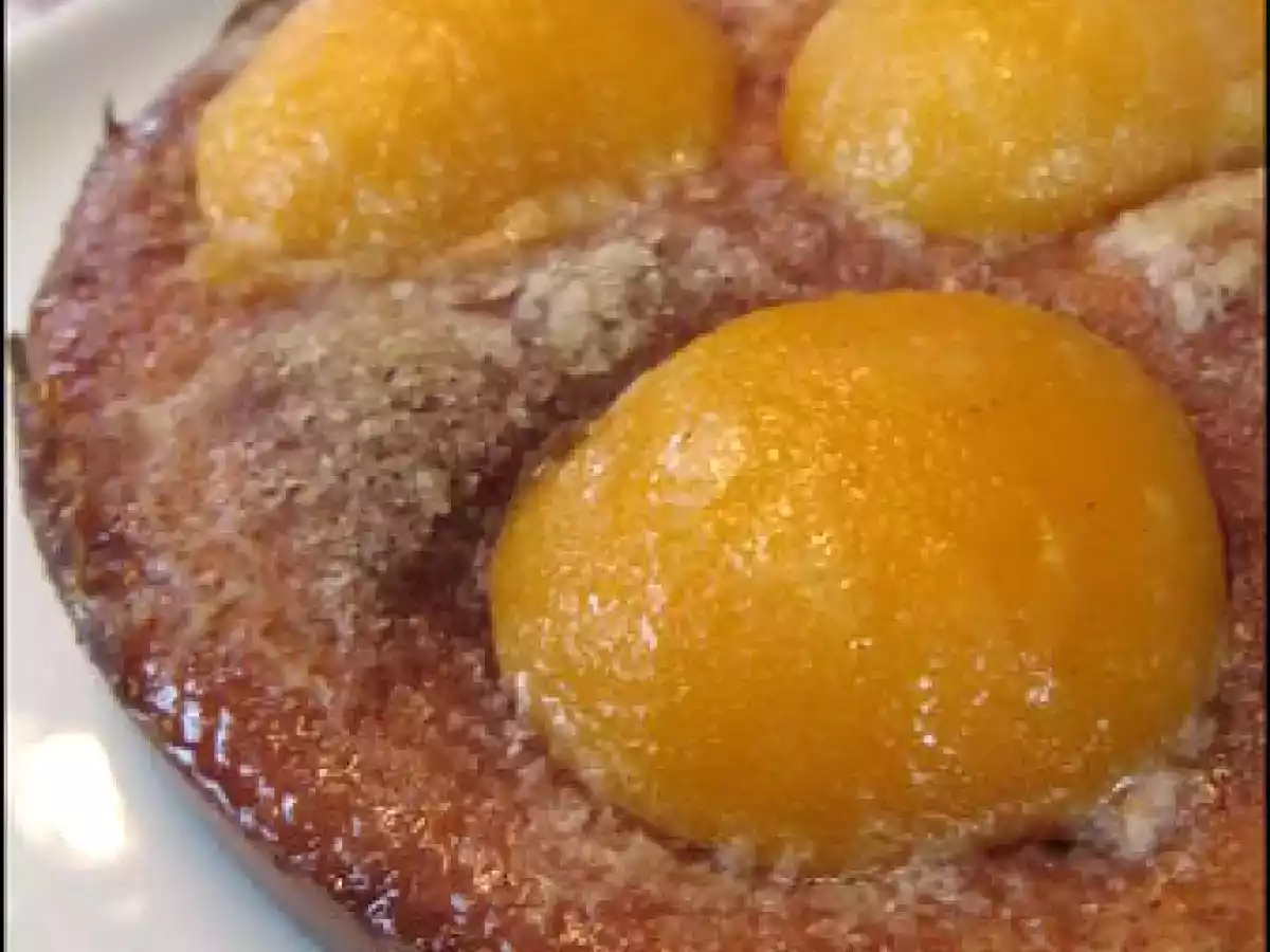 Gateau aux peches et au lait concentré sucré
