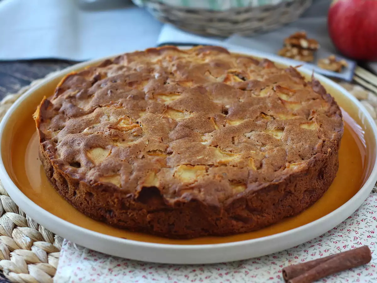 Gâteau aux pommes, noix et cannelle - photo 2