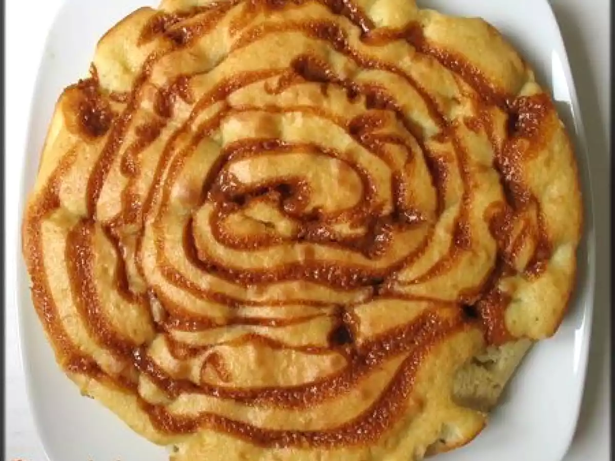 Gâteau aux pommes (ou poires) et caramel au beurre salé
