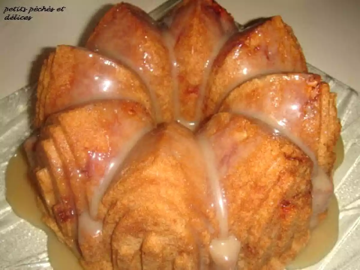 Gâteau aux pommes, sauce au caramel