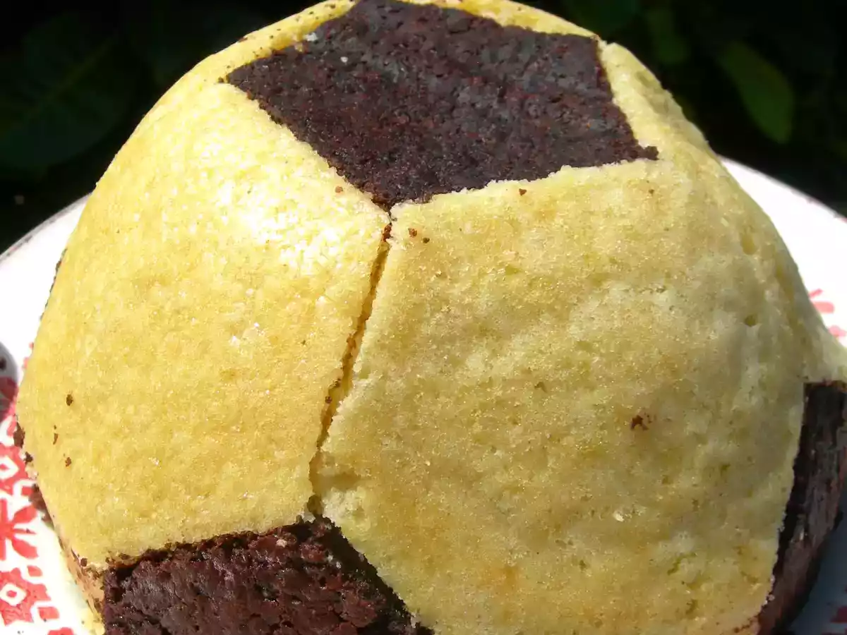 Gâteau ballon de foot ou comment faire du sport avec une cuillère!!!