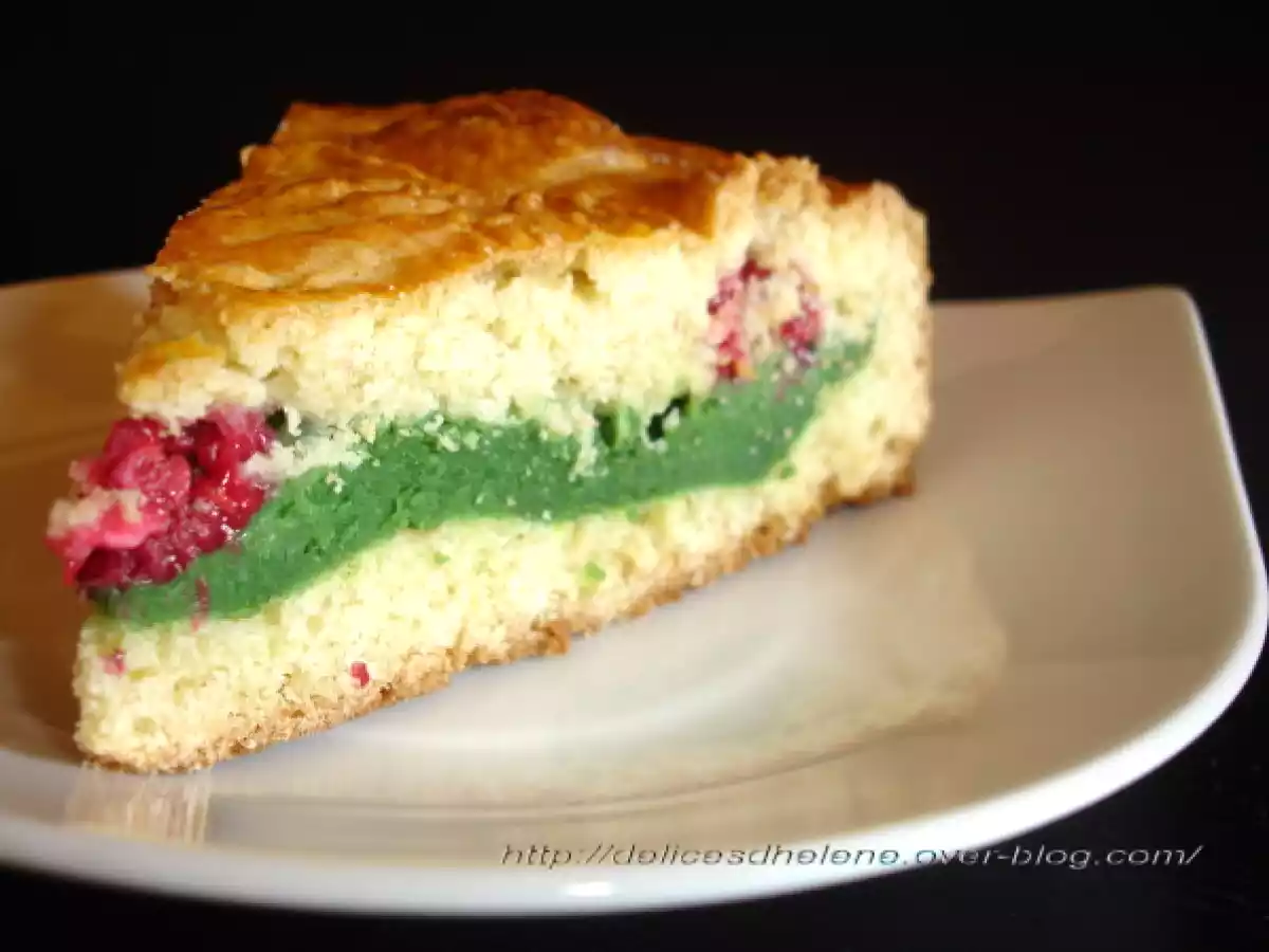 GATEAU BASQUE A LA CREME DE PISTACHE ET AUX FRAMBOISES - photo 2