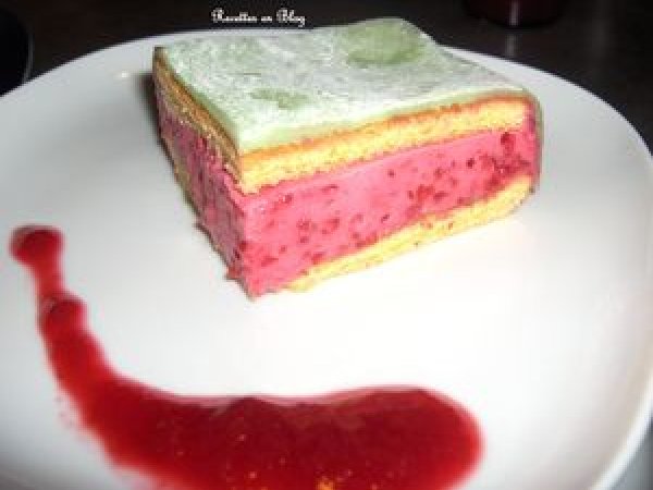 Gateau Bavarois A La Framboise Pate D Amande Recette Ptitchef Gateau Bavarois A La Framboise Pate D Amande Recette Ptitchef