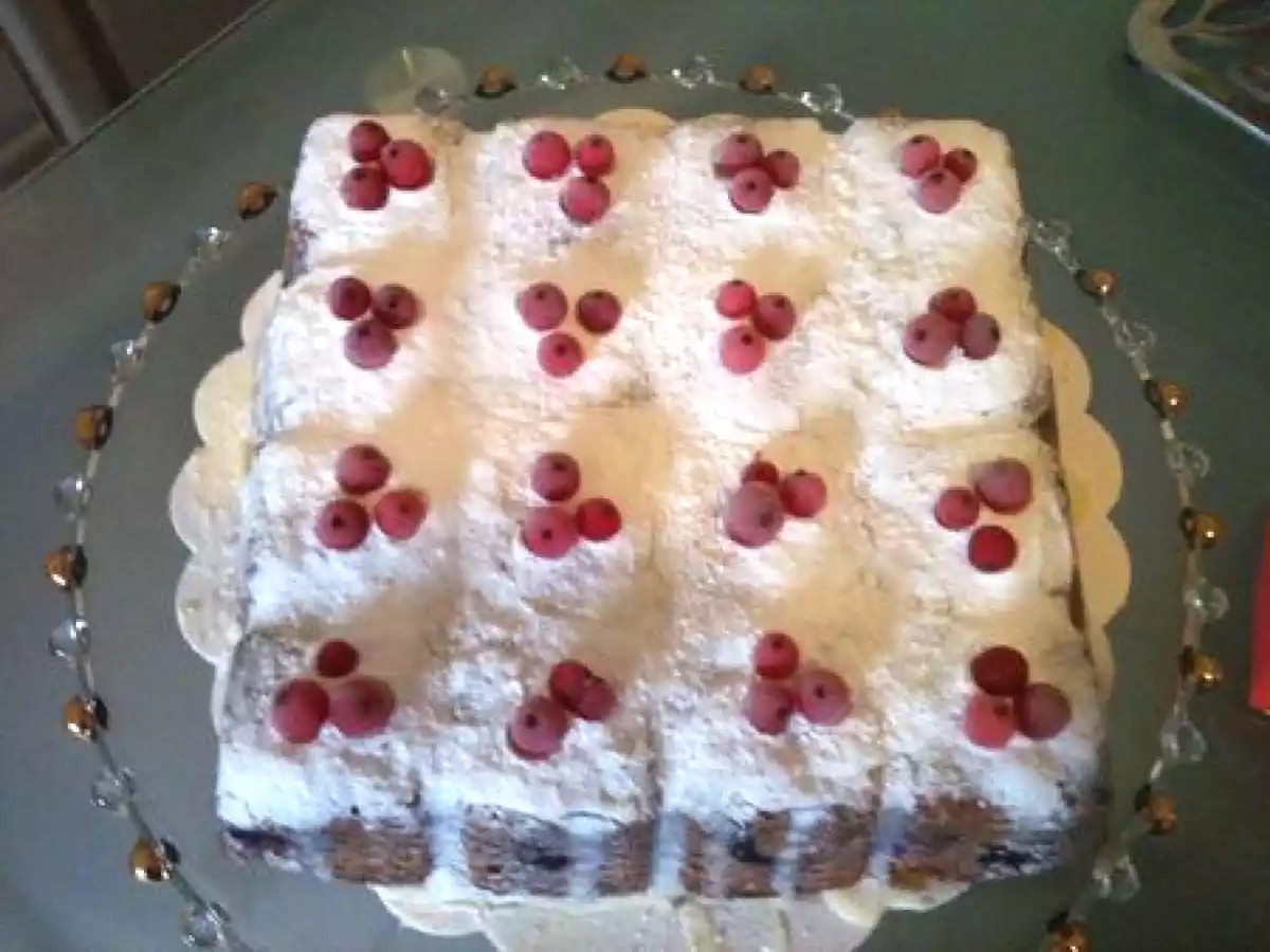 Gâteau Blanche-Neige aux fruits rouges