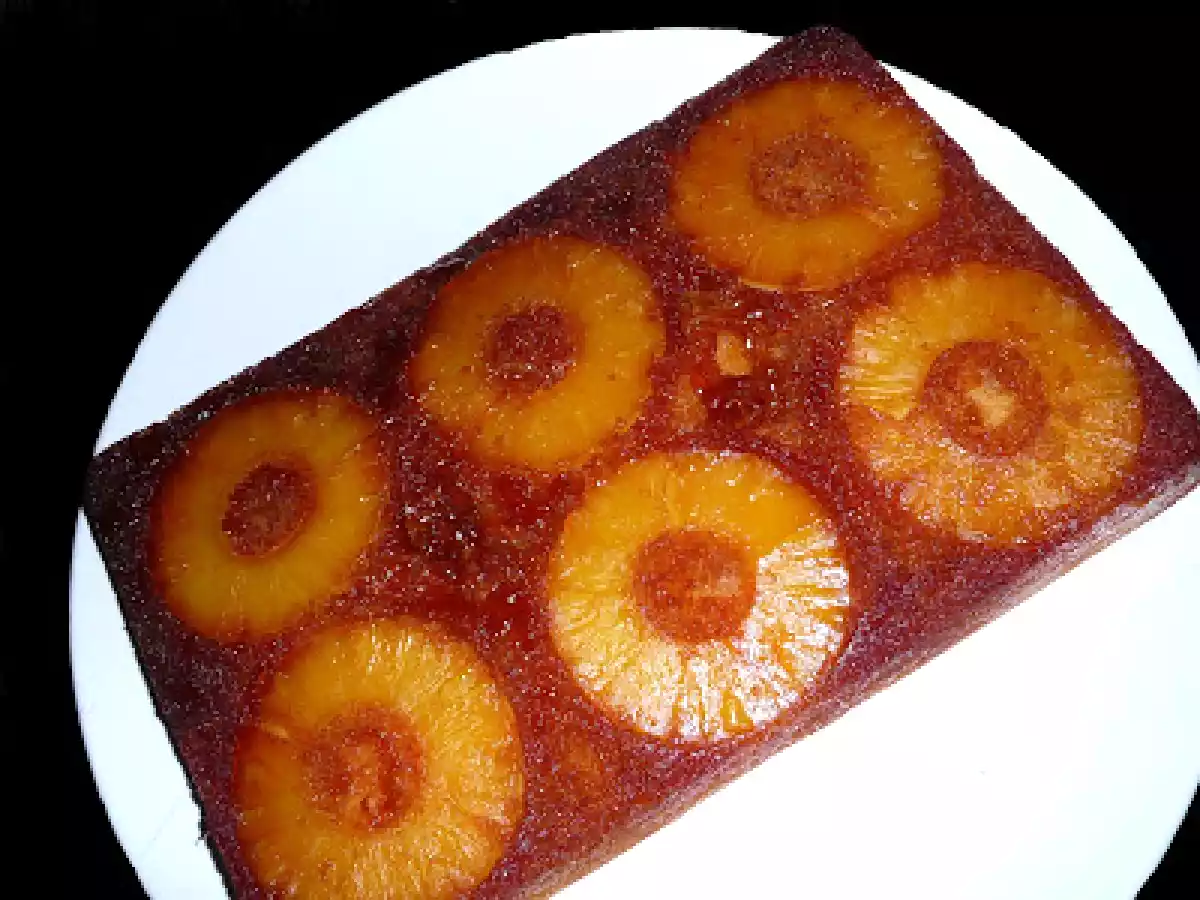Gâteau caramélisé renversé à l'ananas