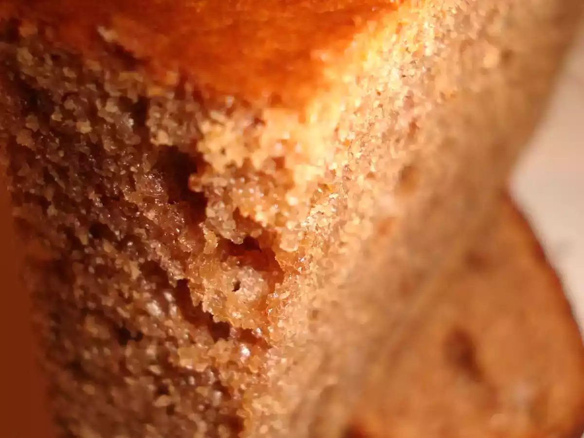 Gâteau chocolat au lait et purée de cacahuètes.