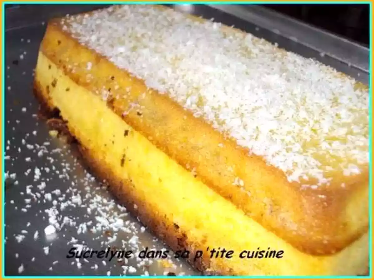 Gâteau citron-noix de coco sur moelleux à la banane