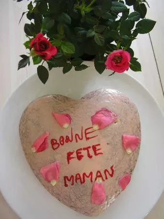 Gateau Coeur A La Rose Pour La Fete Des Maman Recette Ptitchef