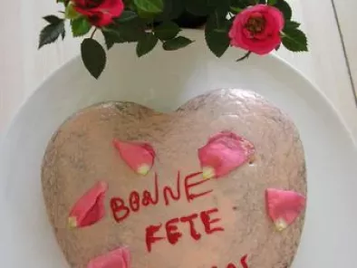 Gâteau coeur à la rose pour la fête des Maman