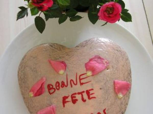 Gâteau coeur à la rose pour la fête des Maman