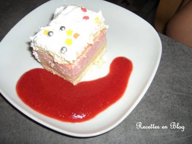 GATEAU CREME AU CITRON, BAVAROIS FRAISE, MERINGUE ITALIENNE - photo 2