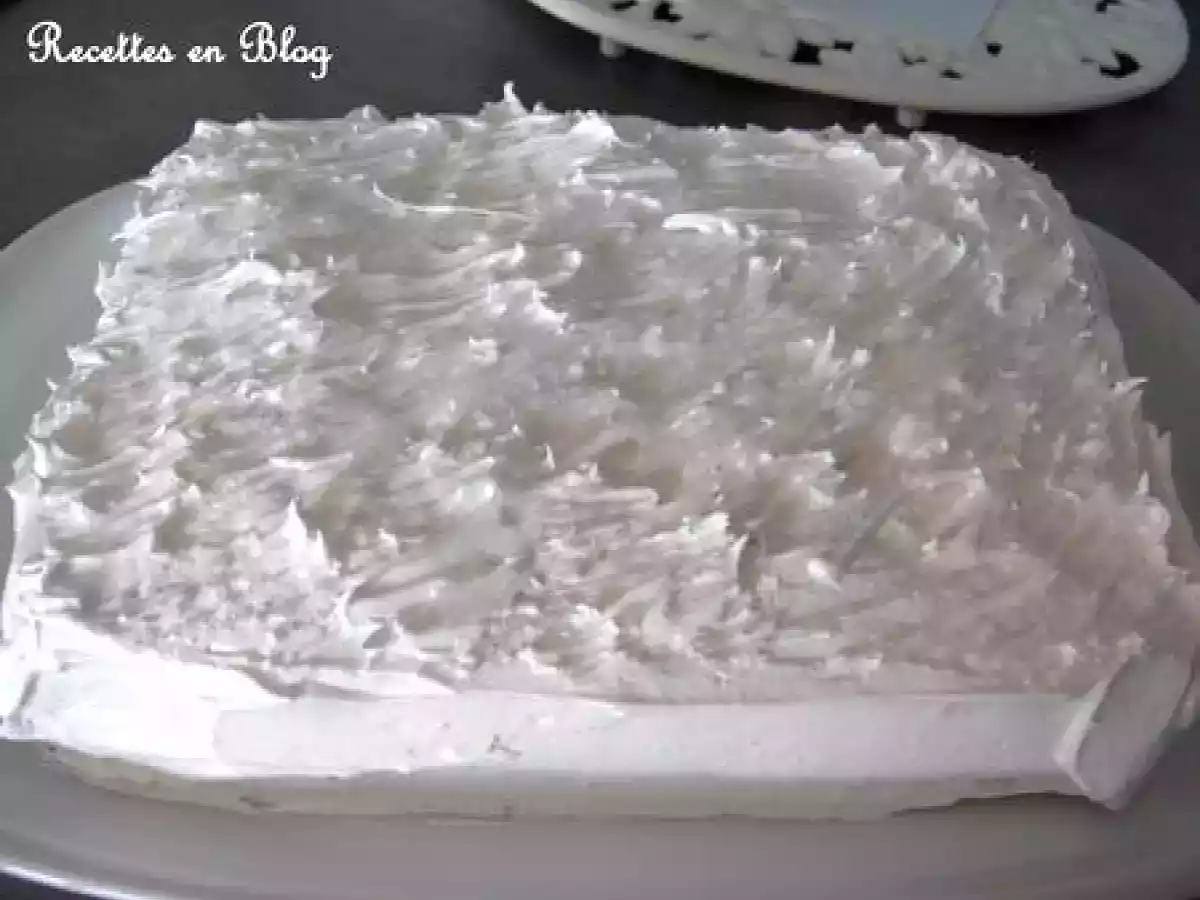 GATEAU CREME AU CITRON, BAVAROIS FRAISE, MERINGUE ITALIENNE - photo 4