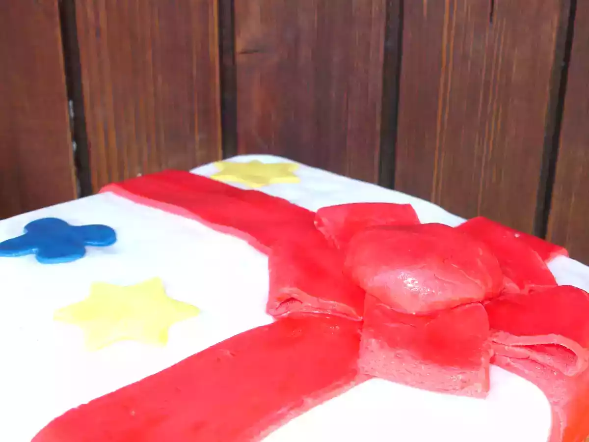 GATEAU D'ANNIVERSAIRE AUX POMMES ET BEURRE SALE