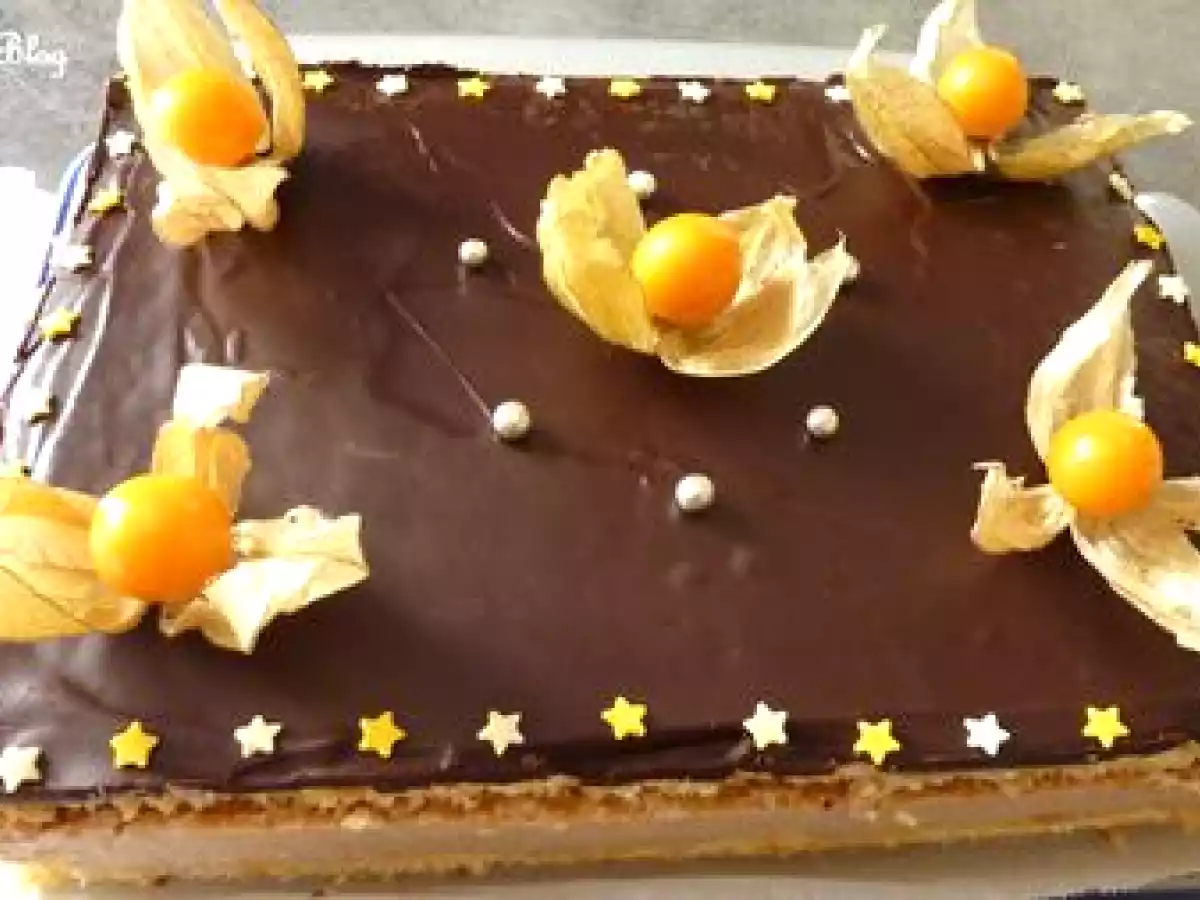 GATEAU D'ANNIVERSAIRE BISCUIT A LA CUILLER BAVAROIS - photo 2