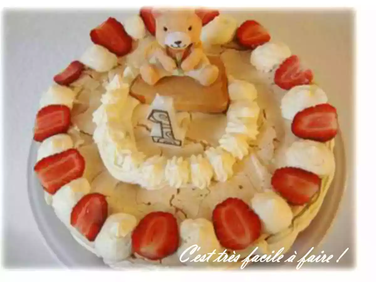 GATEAU D'ANNIVERSAIRE CHOCOLAT MERINGUE FRAISES - photo 2