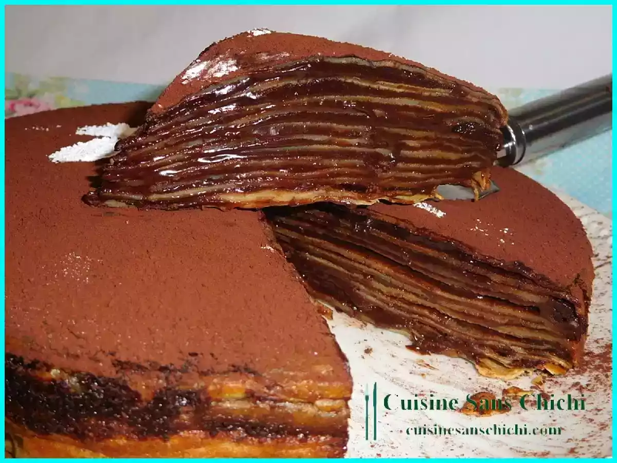 Gâteau de crêpes au chocolat et pâte à tartiner.