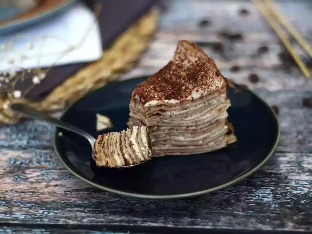 Gâteau de crêpes façon tiramisu au café et cacao