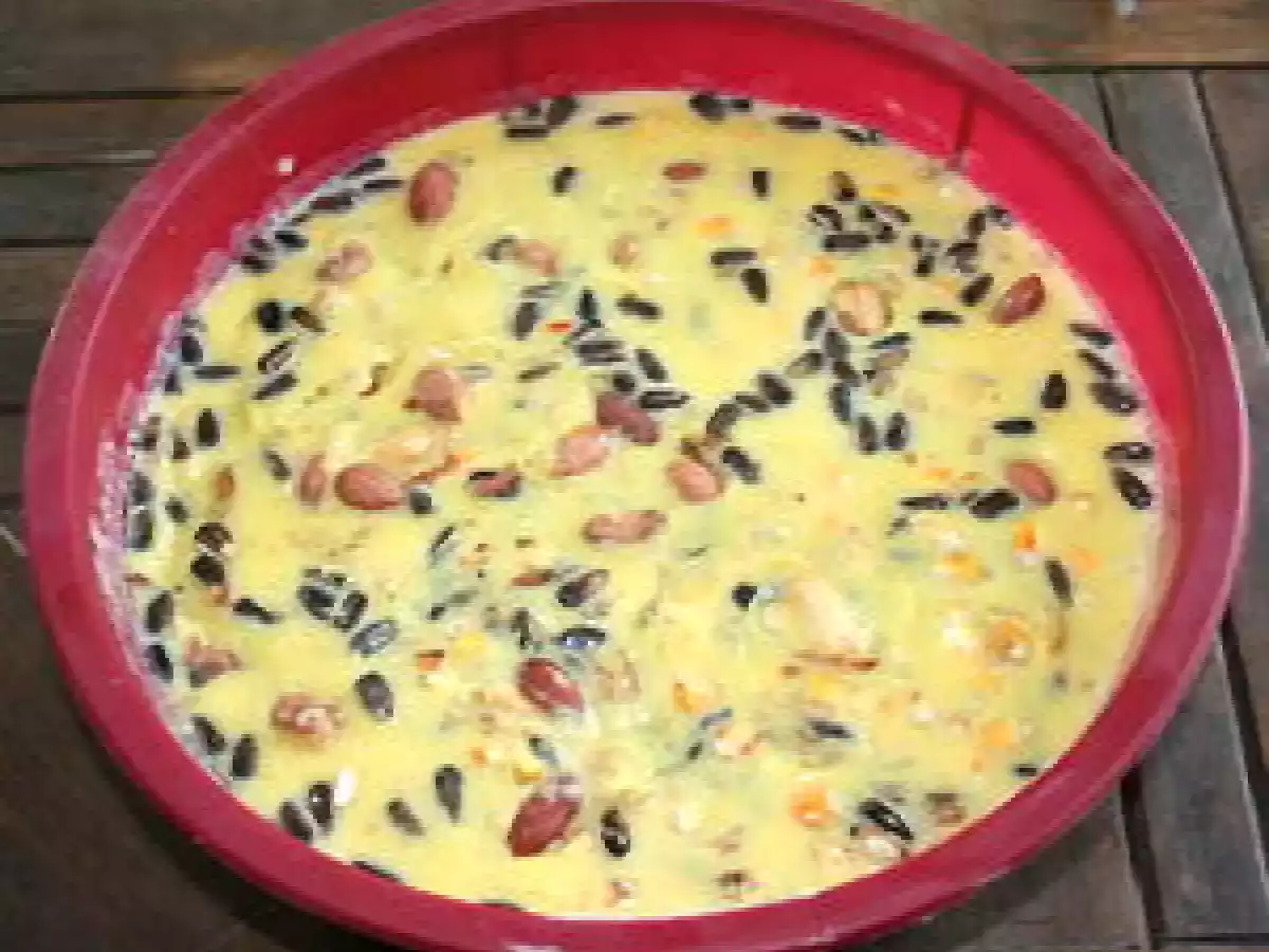 Gâteau de margarine, tournesol, cacahuètes, pommes, noix de coco