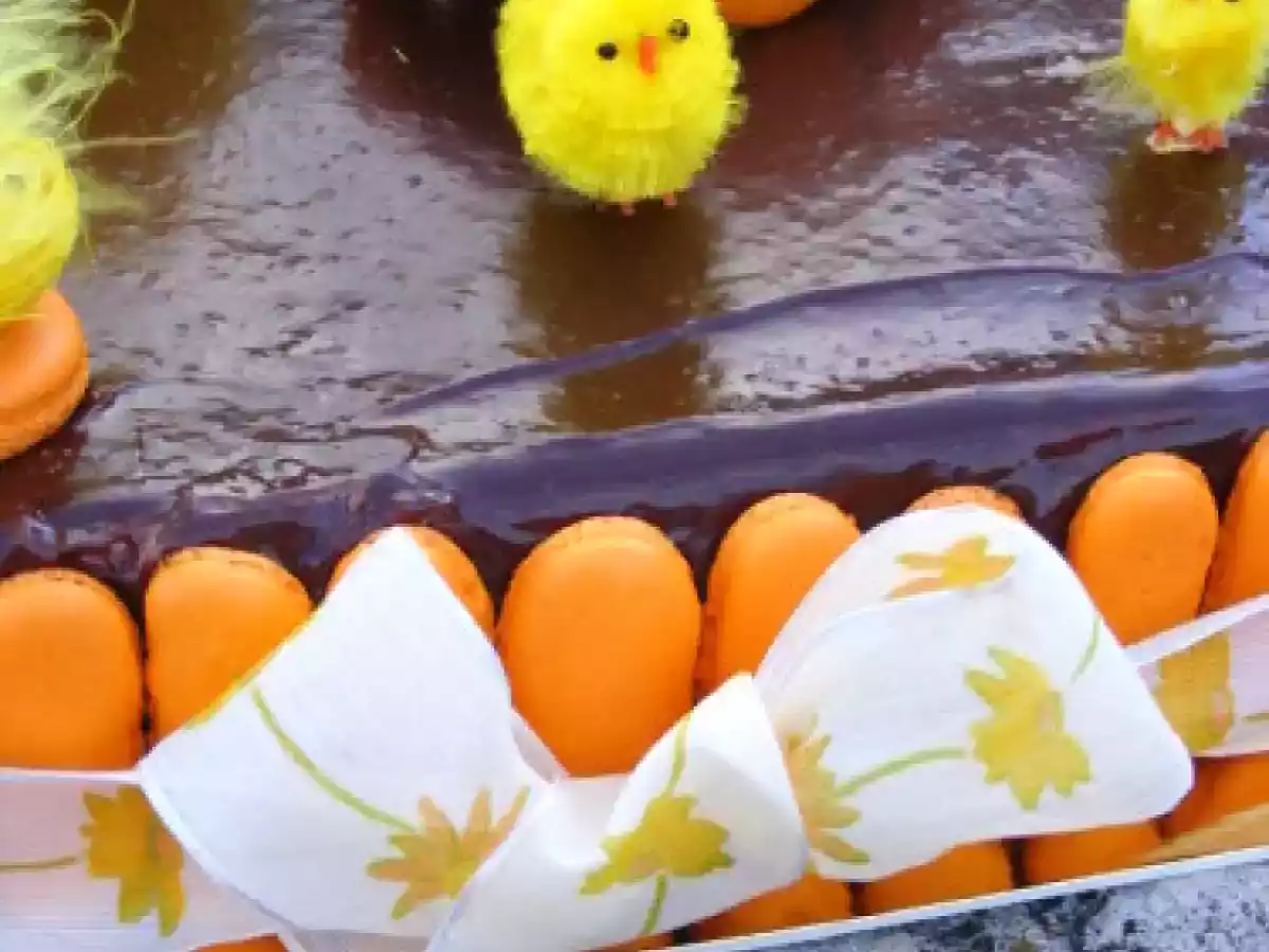 Gâteau de Pâques au chocolat et pêches de vignes