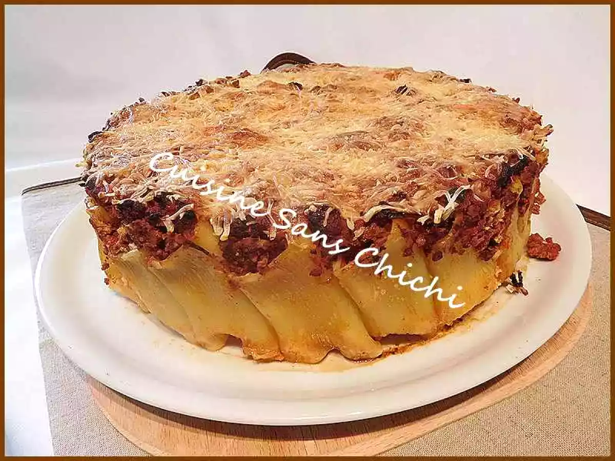 Gâteau de pâte rigatoni, bolognaise et ricotta