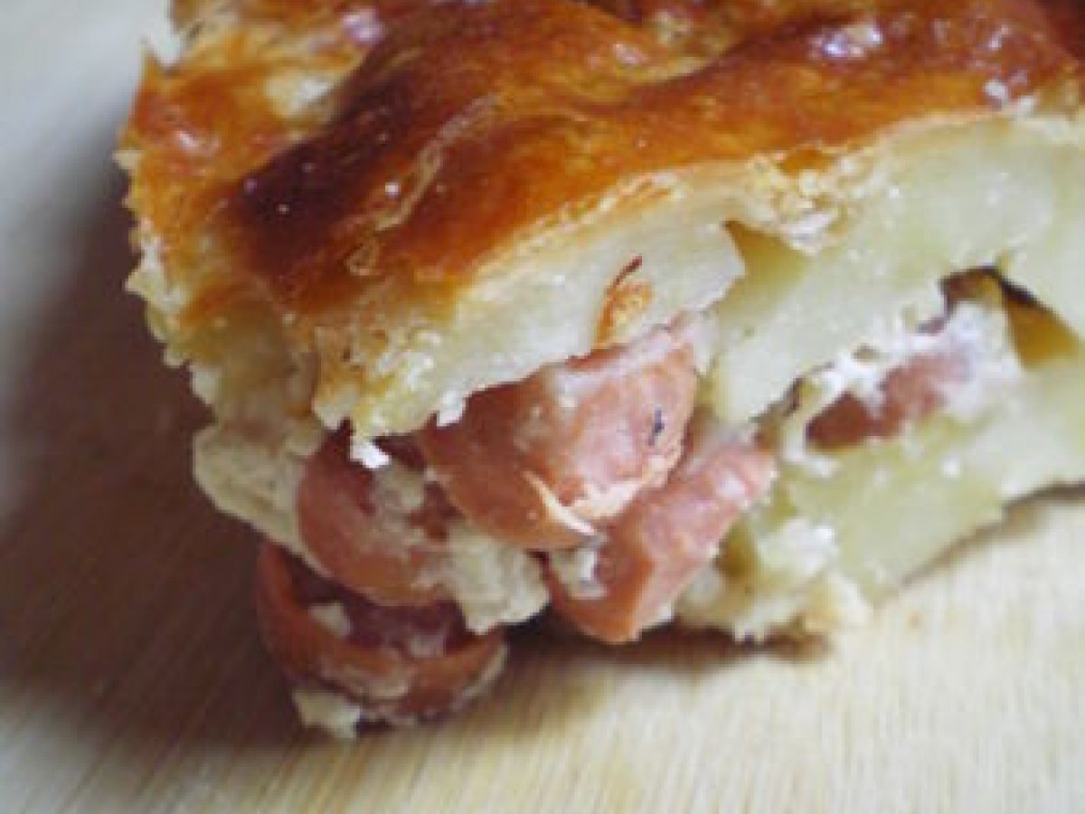 Gateau de pommes de terre et saucisses de strasbourg - Recette Ptitchef