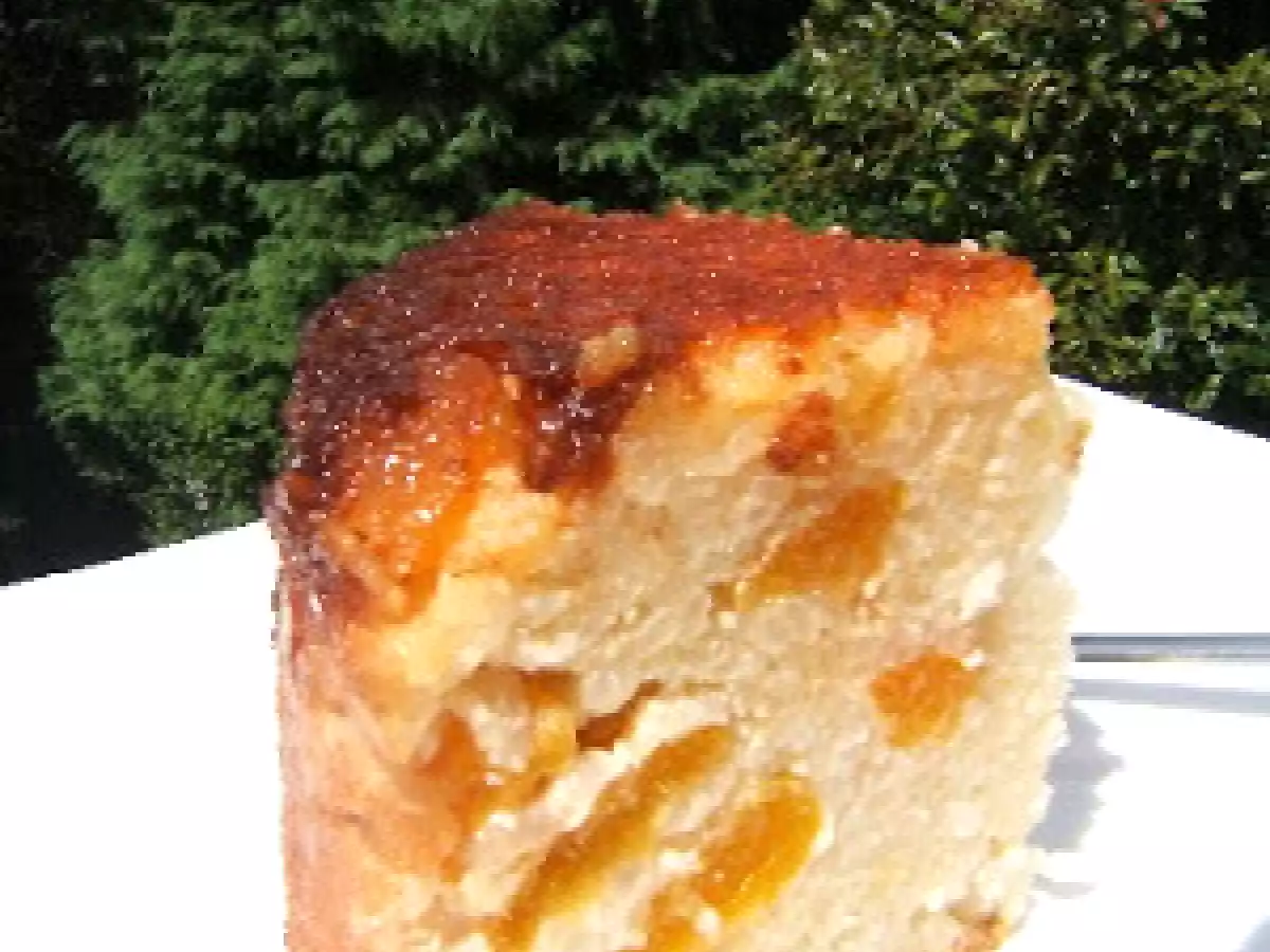 Gâteau de riz au caramel et aux abricots