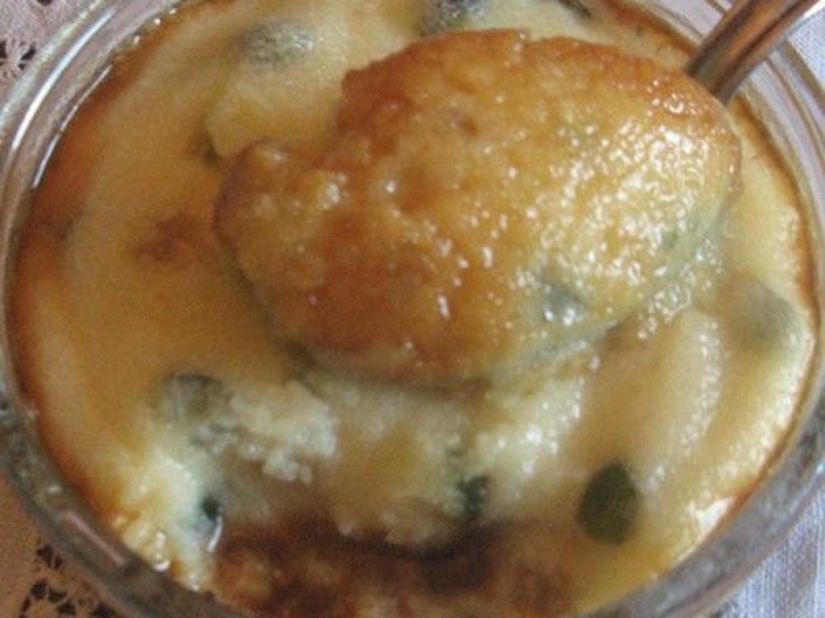 Gâteau De Semoule Au Caramel Raisins Et Pistaches Au Cuit Vapeur