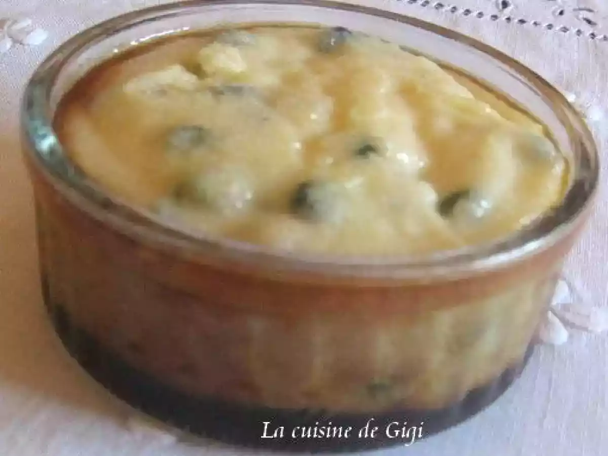 Gâteau de semoule au caramel, raisins et pistaches au cuit-vapeur - photo 3