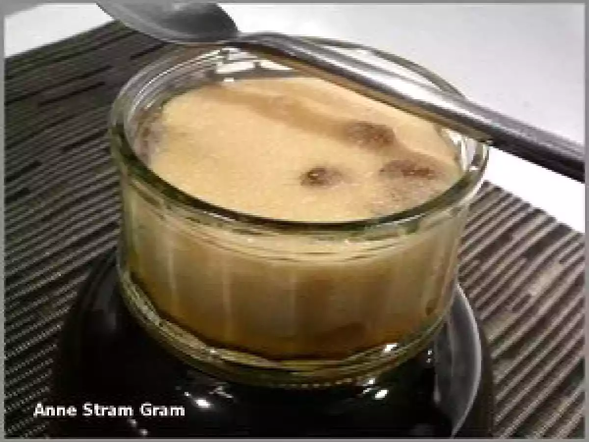 Gateau de semoule aux raisins secs et au Golden Syrup