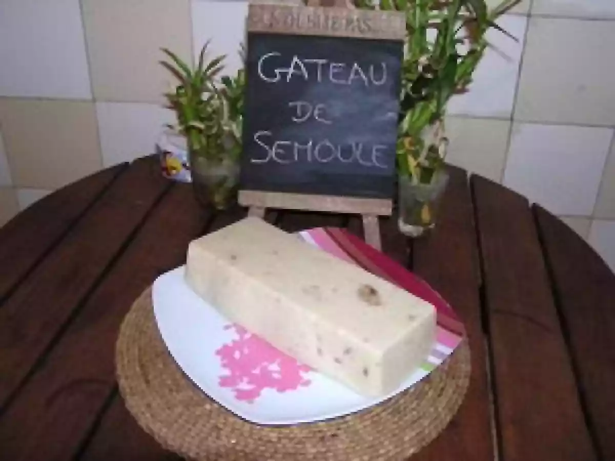 Gâteau de semoule exotique