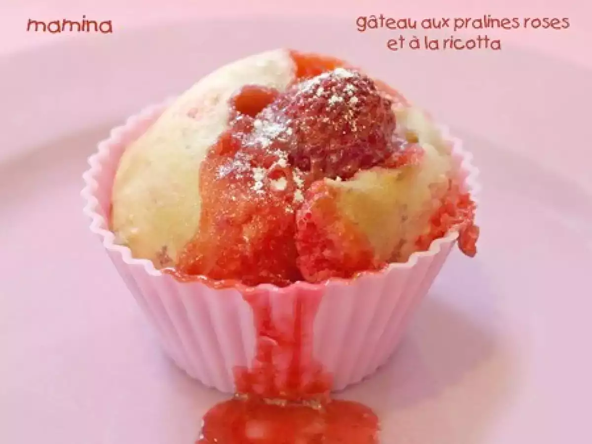 Gâteau du mercredi : aux pralines roses, aux framboises et à la ricotta